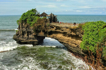 Бали начнёт принимать иностранных туристов с 11 сентября