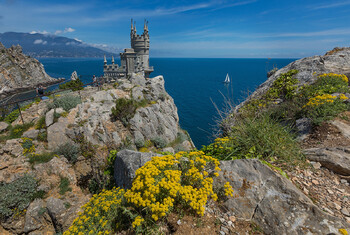 Крым с 1 июля принял почти полтора миллиона туристов