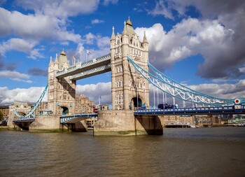 Посольство Британии разъяснило правила транзитного следования через Лондон 