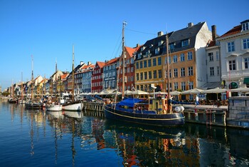 В Дании откроют торговые центры и рестораны