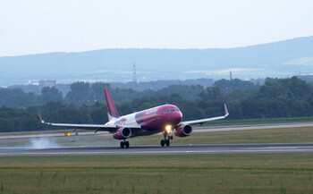 Wizz Air планирует в августе возобновить рейсы из Лондона в Петербург