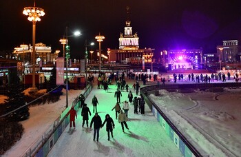 В Москве откроют 215 катков с искусственным льдом 