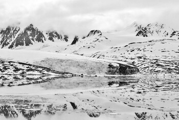 На Шпицбергене открылся самый северный каток в мире 