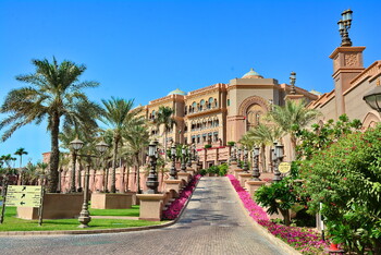 В Абу-Даби снизят цены на проживание в отелях 