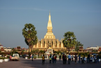 В Лаосе начали принимать карты «Мир»