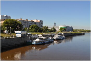 Омское метро взяли под охрану, чтобы в нём не катались на каноэ