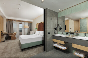 В Анапе на курорте Miracleon открылся отель 5*  
