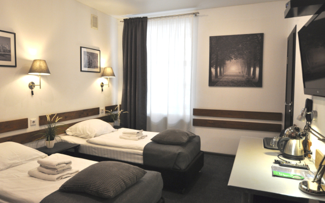 Отель PEOPLE Business Novinsky