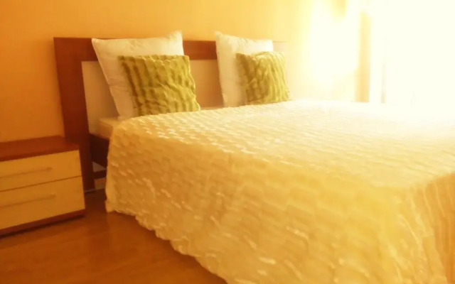 Na Uritskogo 28 Apartment, Тюмень