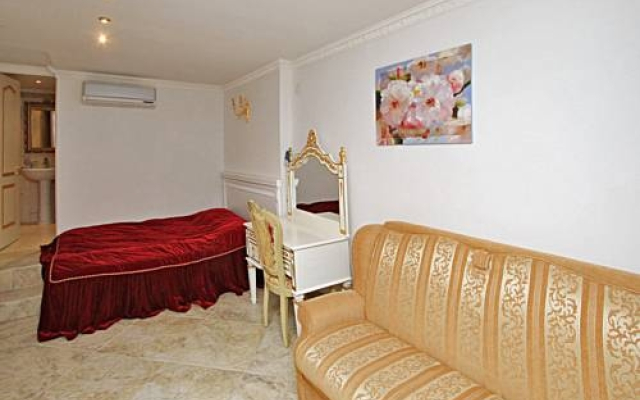 Royal Park Hotel, Даниловка