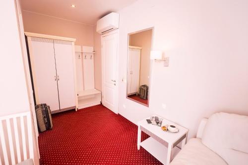 Отель История