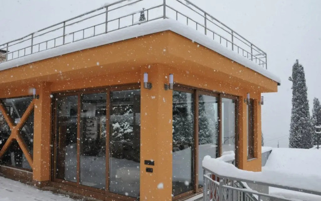 4-Sezona Hotel, Алупка