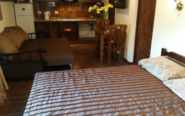 Melanzh Guesthouse, Алупка