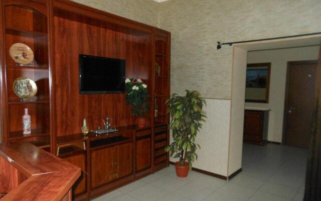 Меблированные комнаты Savoy-L, Челябинск