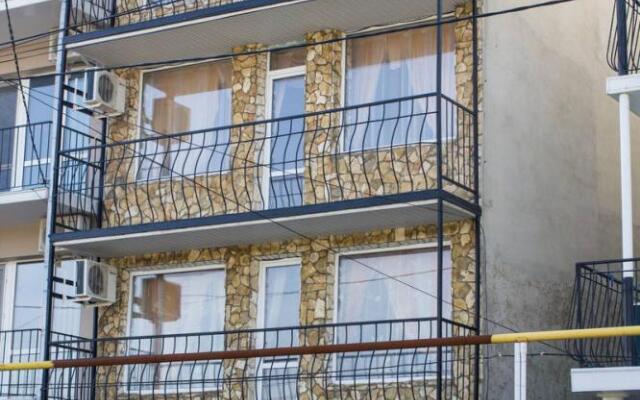 Эллинг у Моря, Феодосия