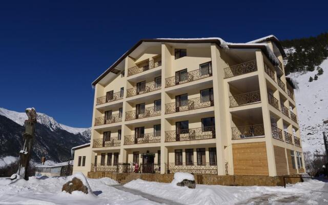Йетихаус (Yeti House), Теберда