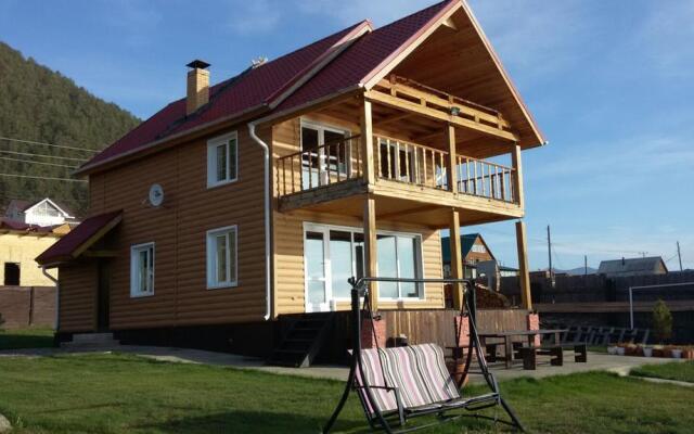 Holiday homes Aliye Parusa, Большое Голоустное