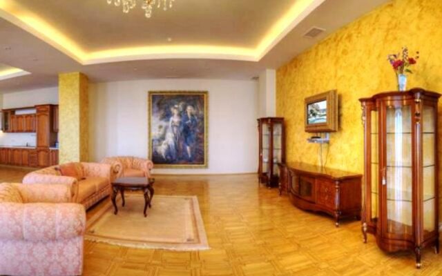 Tavria Hotel, Ялта