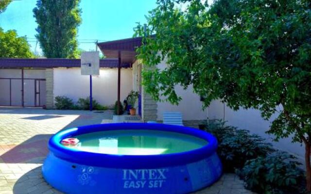 Guest House Robinzon, Темрюк