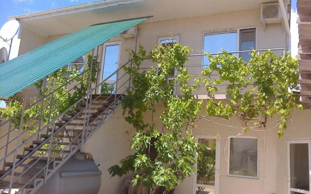 Druzhby Holiday House, Заозерное