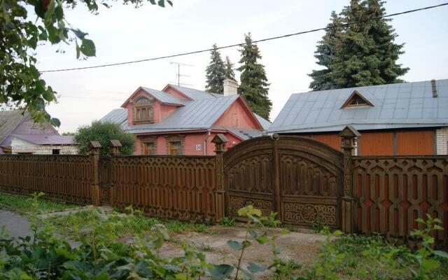 Dom s Golubymi Yelyami, Суздаль