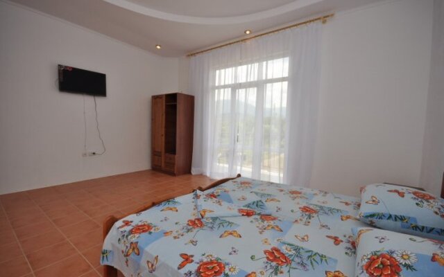 Raiskiy Ugolok Guest House, Солнечногорское