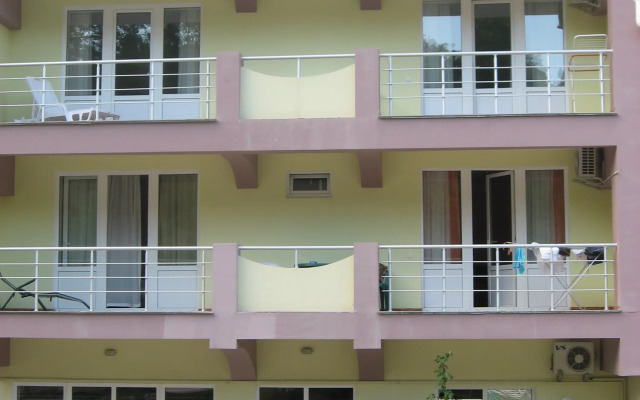 Hotel Raduga, Партенит