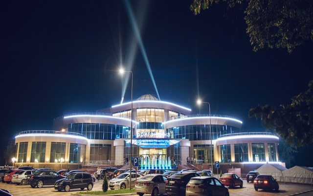 Отель Бригантина, Людиново