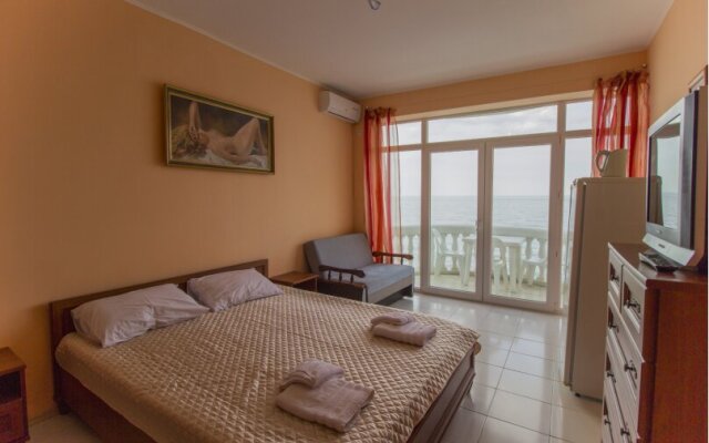 Prichal Mini Hotel, Утёс