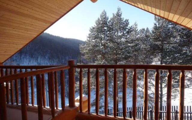 Альпийский, Листвянка