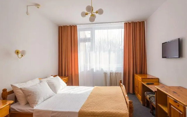 База Отдыха Стрежень, Прибрежный