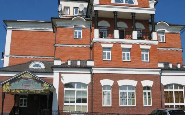 Отель Дафна, Свердлово