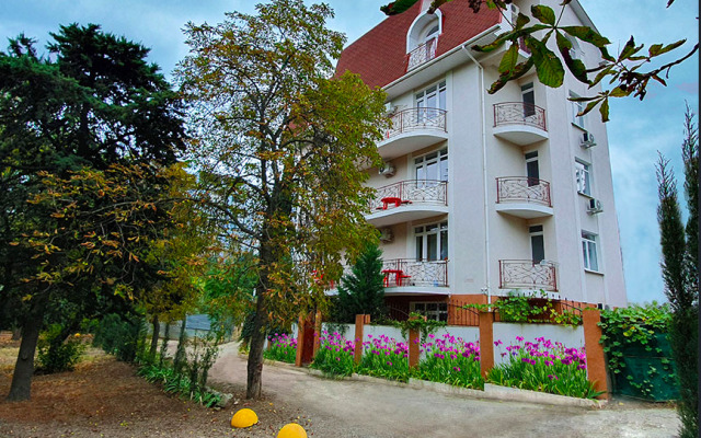 Lyudmila Guest House, Алушта