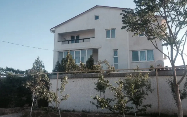 Belaya Guest House, Поповка