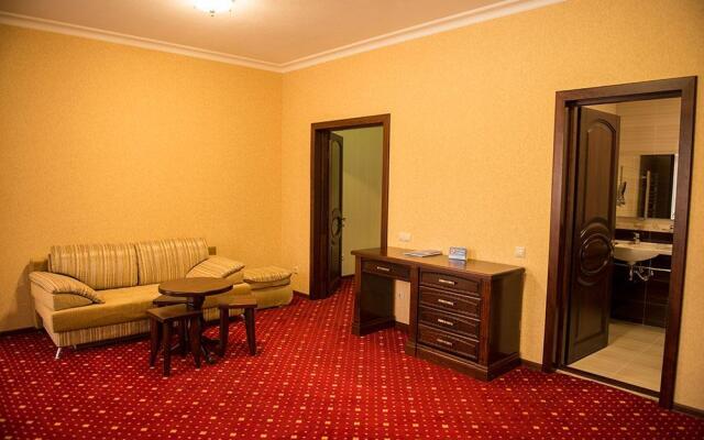 Кристалл 139, Поляна Чегет