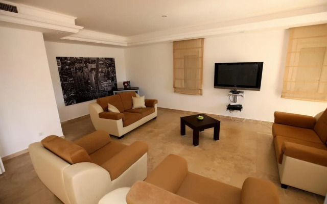 Palm Lane Residence
