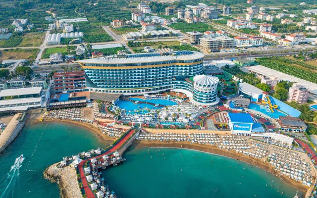 Granada Luxury Resort Okurcalar